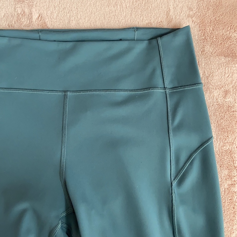 Lululemon In Movement 7/8 Tight *Everlux 25"